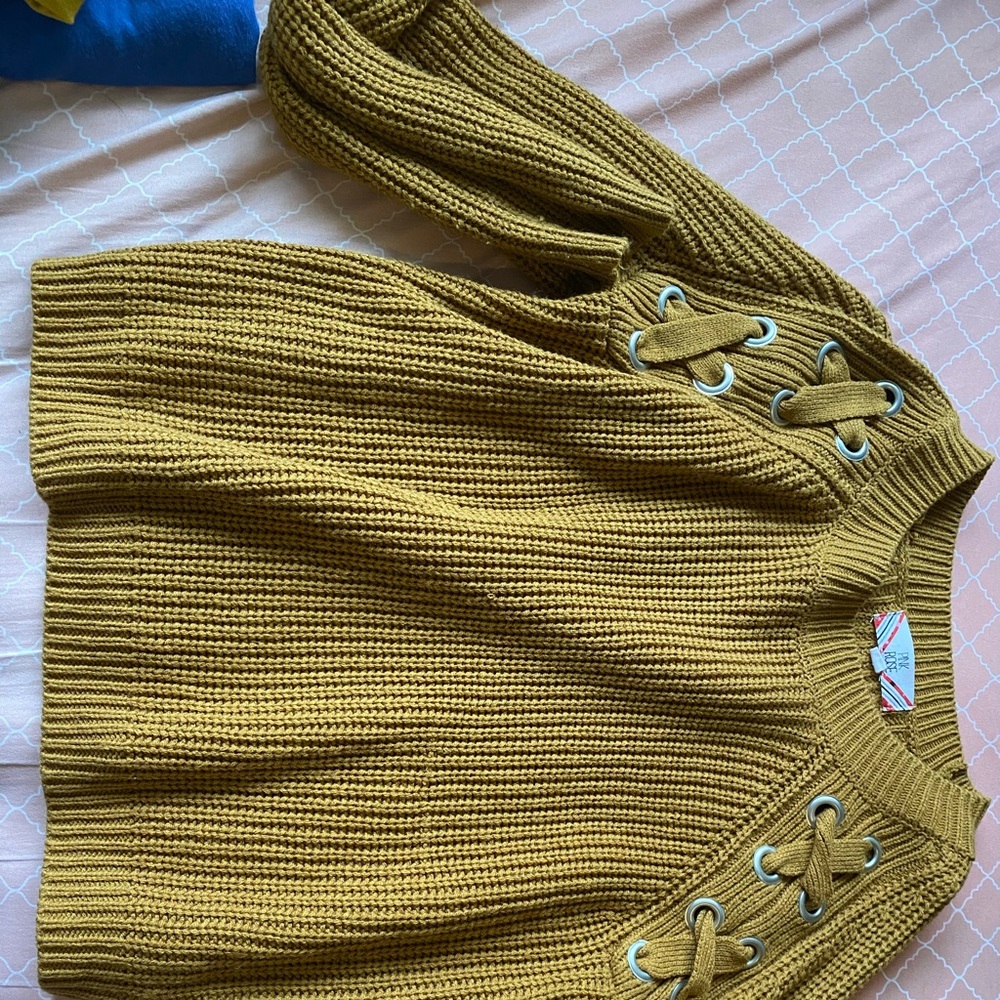 SWEATER